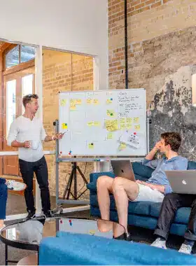 تصميم المتاجر<br>  والمواقع الإلكترونية